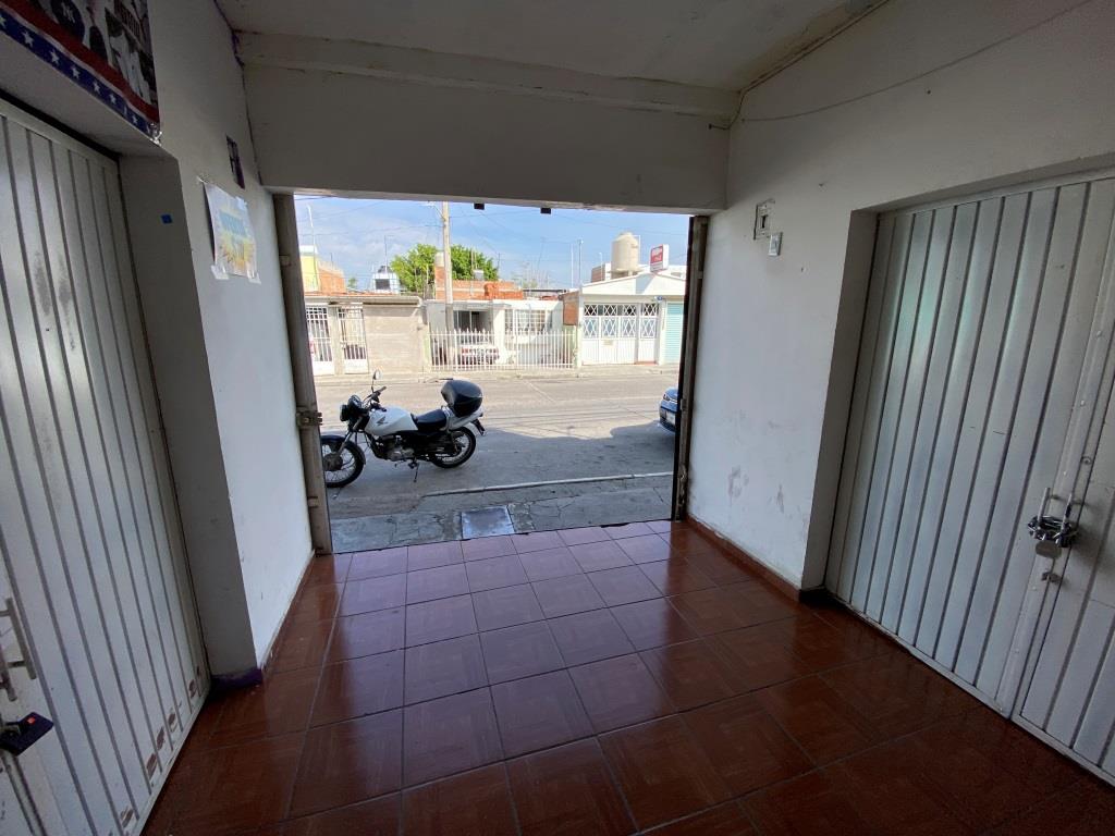 Edificio con locales comerciales en Venta