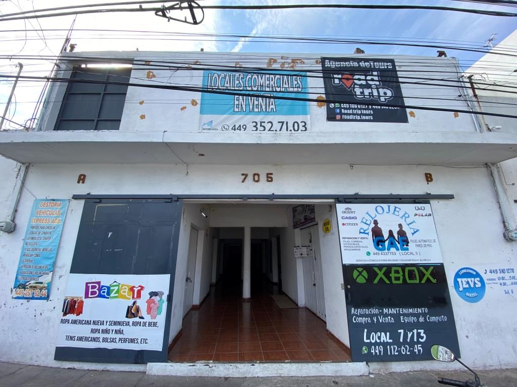 Edificio con locales comerciales en Venta