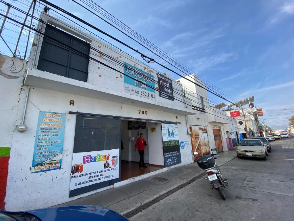 Edificio con locales comerciales en Venta