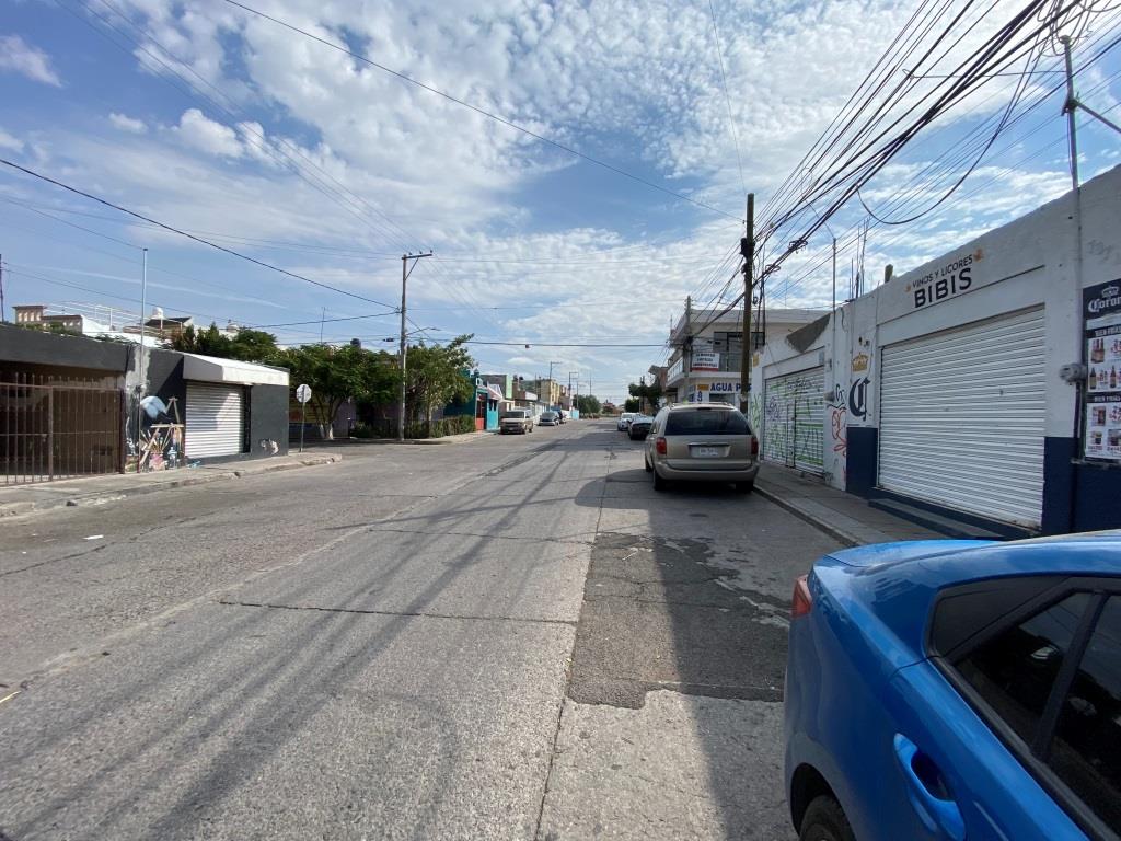 Edificio con locales comerciales en Venta