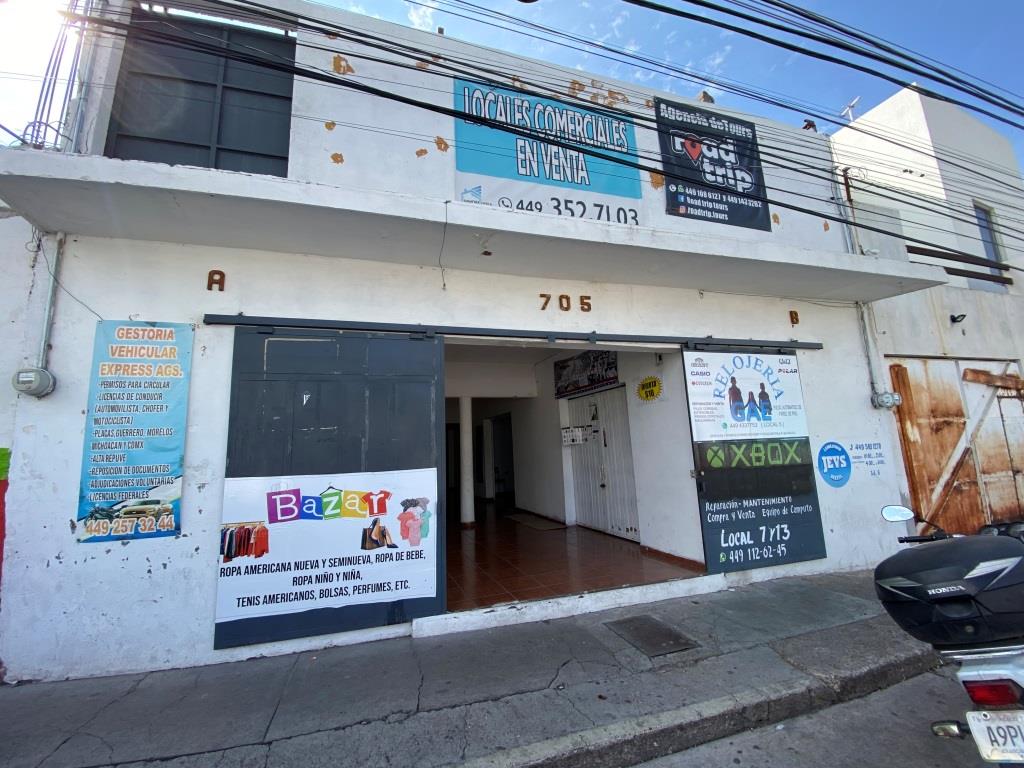 Edificio con locales comerciales en Venta