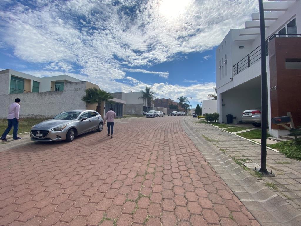 Terreno en venta dentro de Exclusivo Fracc. Residencial