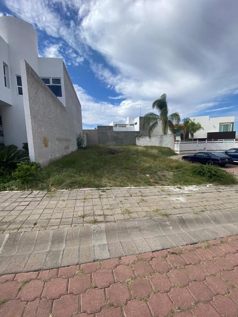 Terreno en venta dentro de Exclusivo Fracc. Residencial