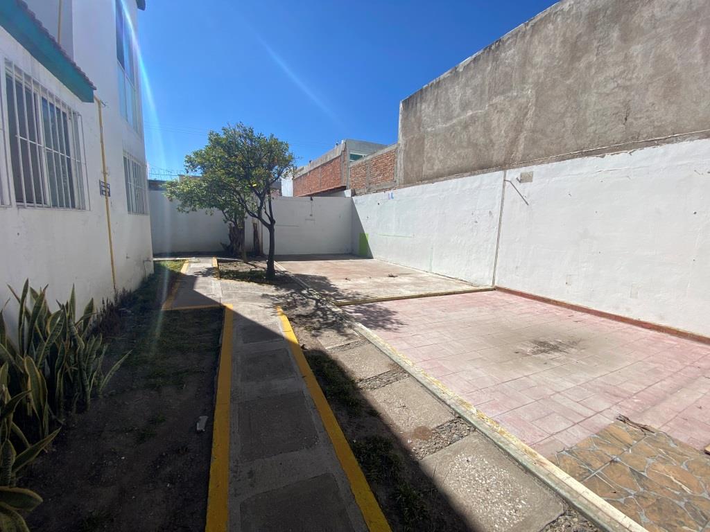 Casa en esquina, 600m2, zona Sur