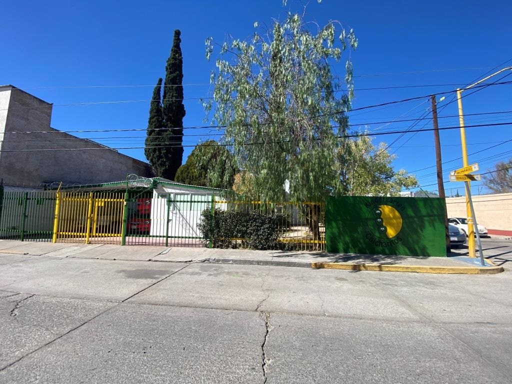 Casa en esquina, 600m2, zona Sur