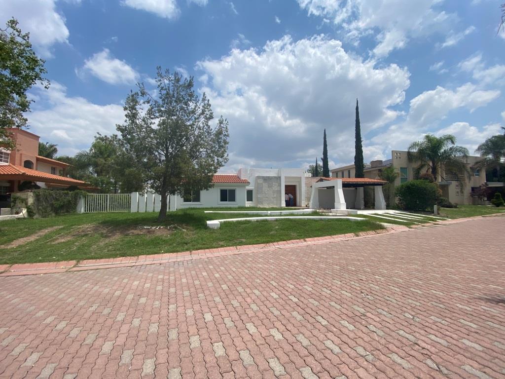 Casa en una planta, zona poniente de Ags