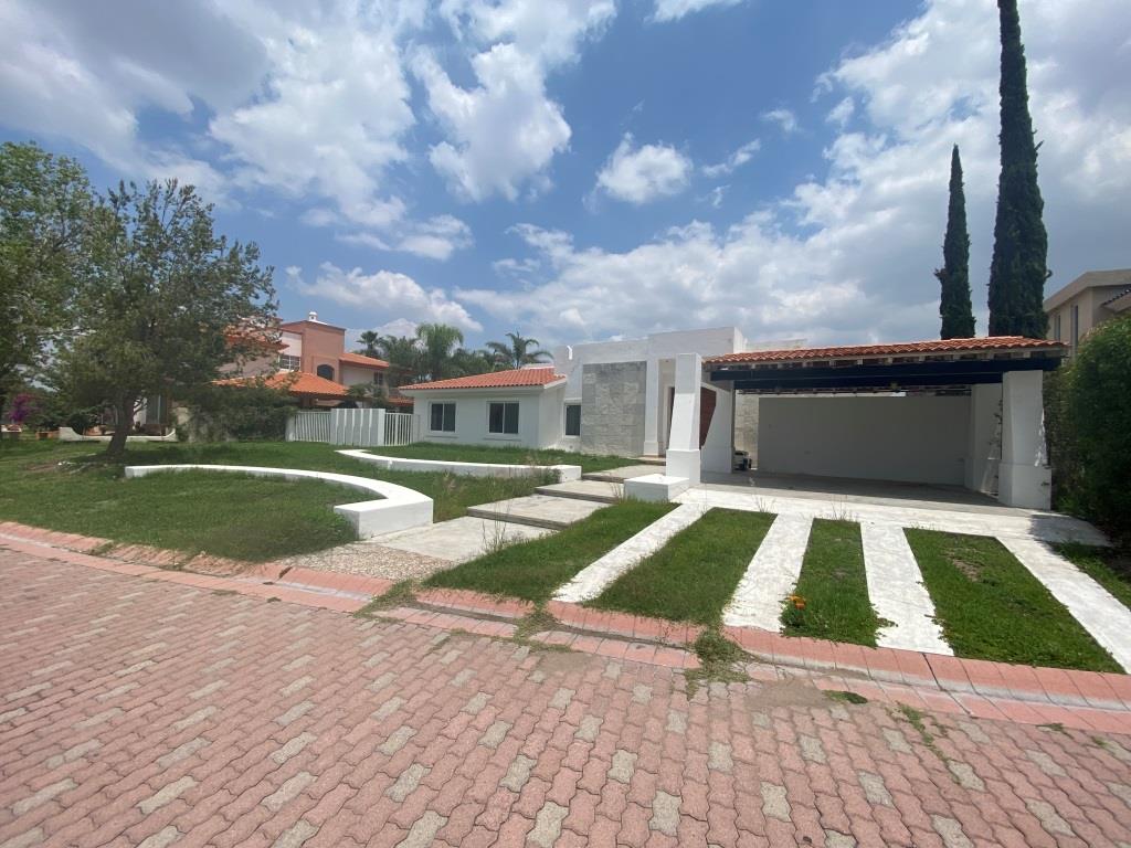 Casa en una planta, zona poniente de Ags