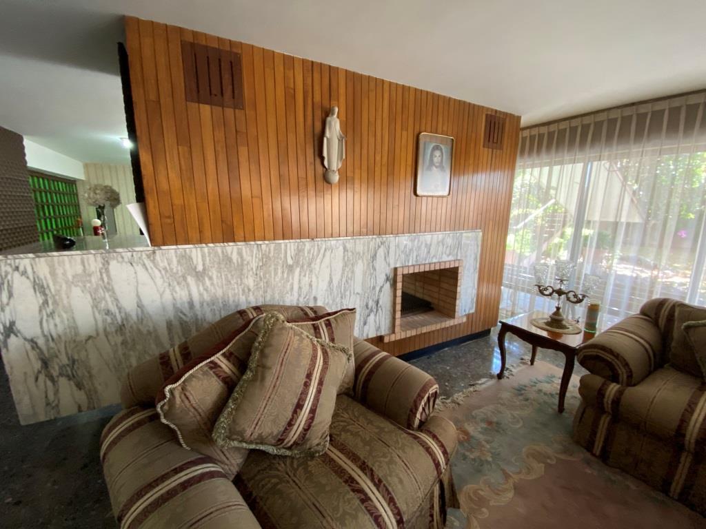 Casa zona centro en esquina, a unos metros de Castillo Douglas