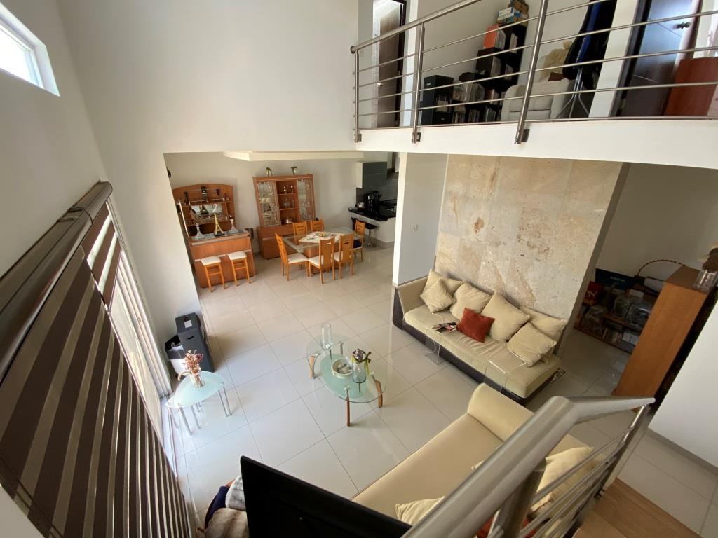 Casa dentro de calle en circuito exclusivo