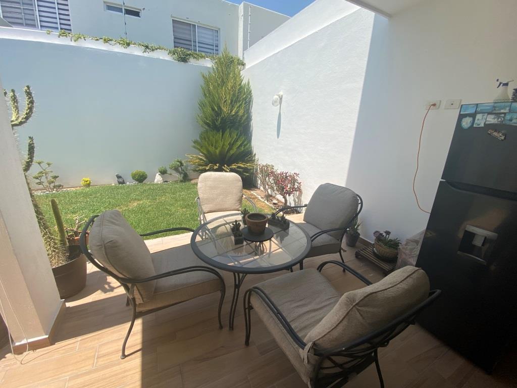 Casa dentro de calle en circuito exclusivo