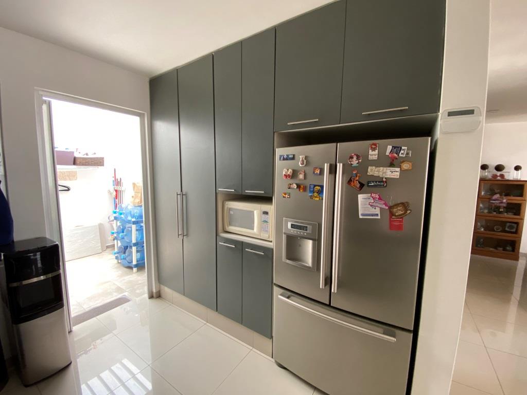 Casa dentro de calle en circuito exclusivo