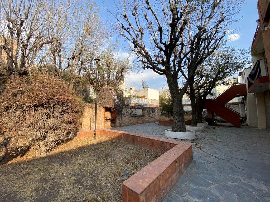 Amplia casa en zona Sur, 1,187m2