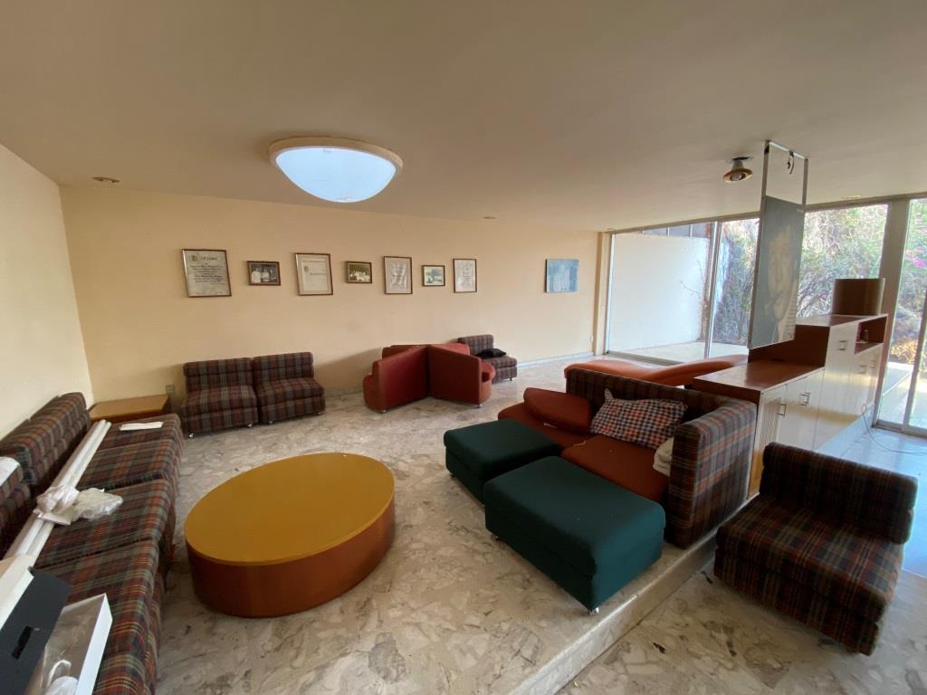 Amplia casa en zona Sur, 1,187m2