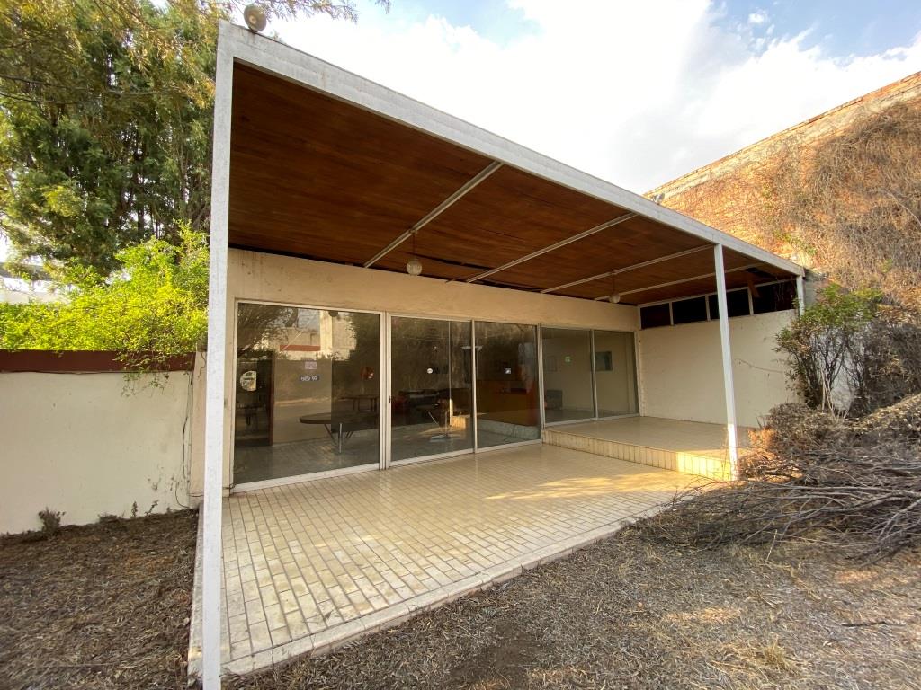 Amplia casa en zona Sur, 1,187m2