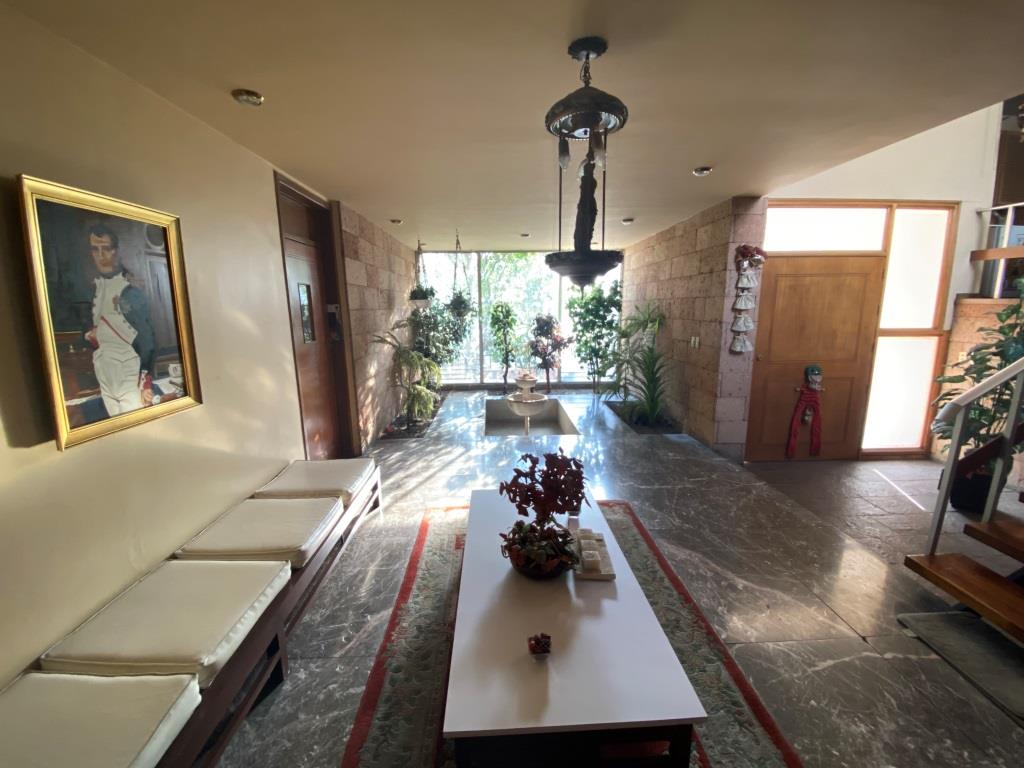Amplia casa en zona Sur, 1,187m2