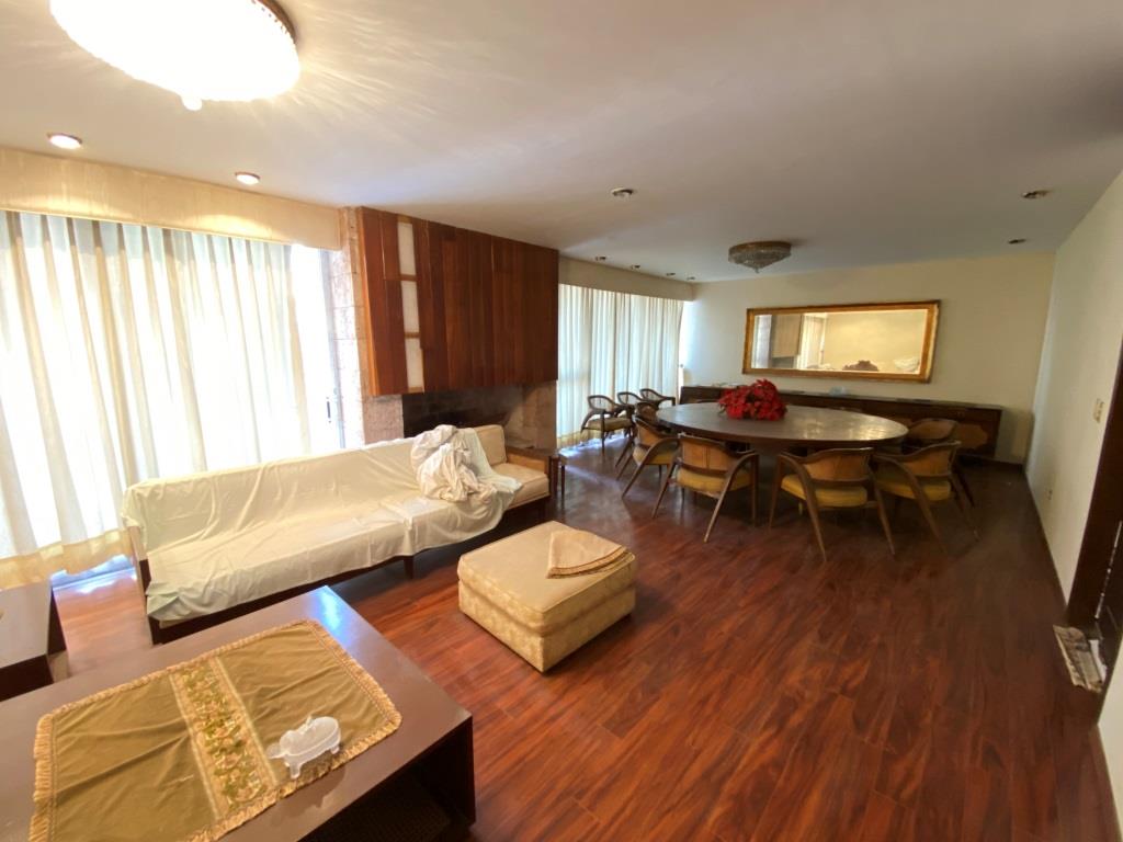 Amplia casa en zona Sur, 1,187m2