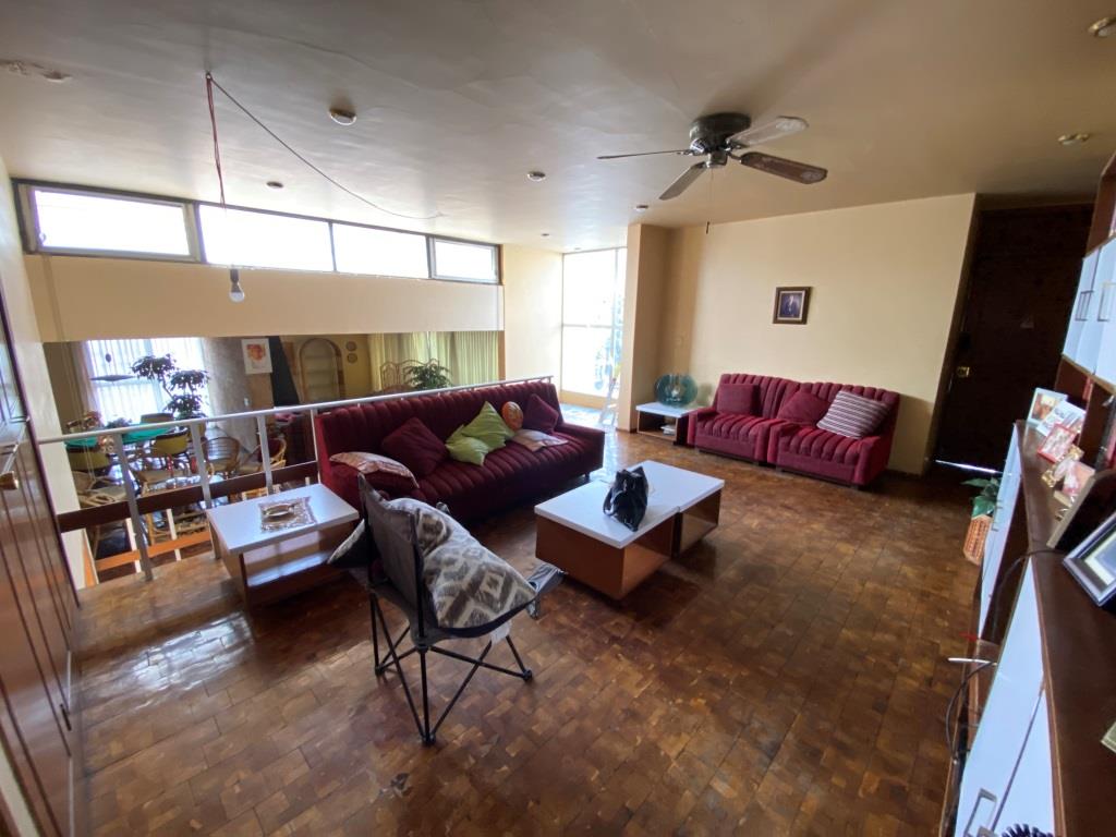 Amplia casa en zona Sur, 1,187m2