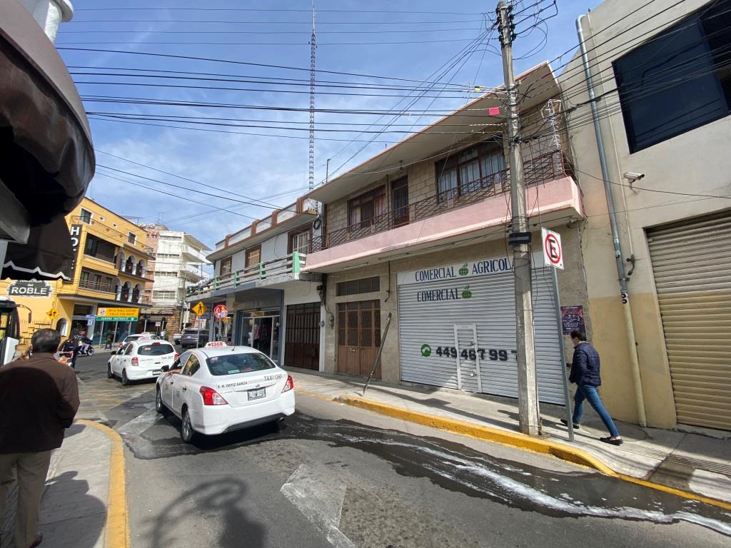 Finca comercial zona centro, casi esquina 5 de mayo