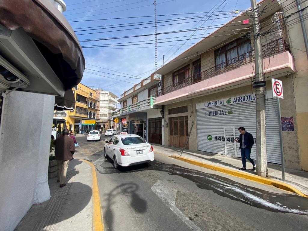 Finca comercial zona centro, casi esquina 5 de mayo