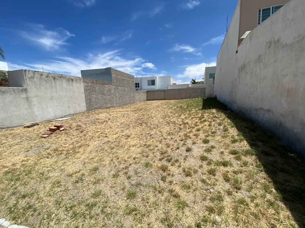Terreno en venta dentro de Residencial zona Pte