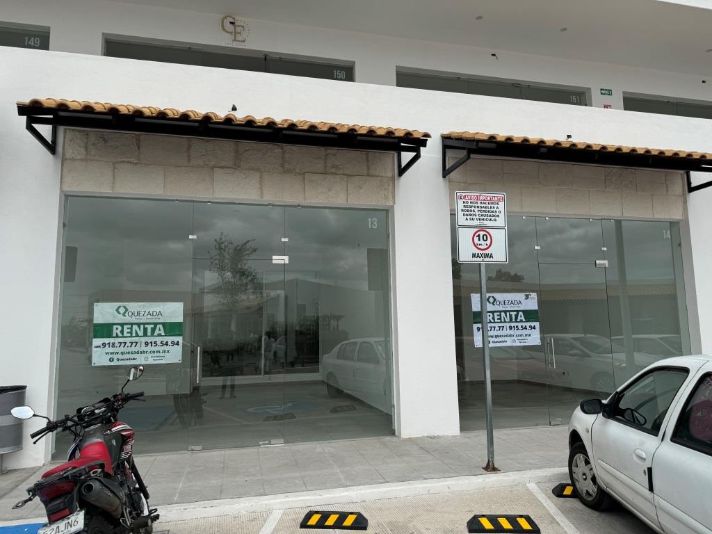 Locales comerciales dentro de Plaza Comercial La Cantera