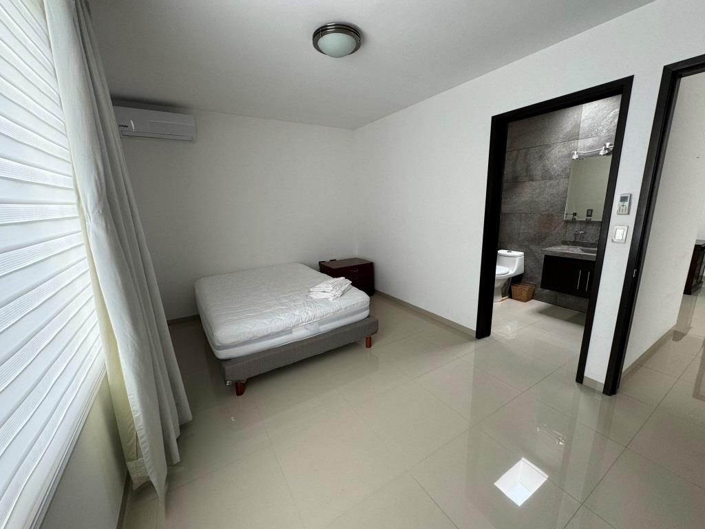 Casa en zona norte, dentro de exclusiva privada.