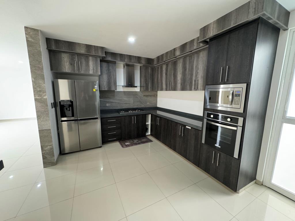 Casa en zona norte, dentro de exclusiva privada.