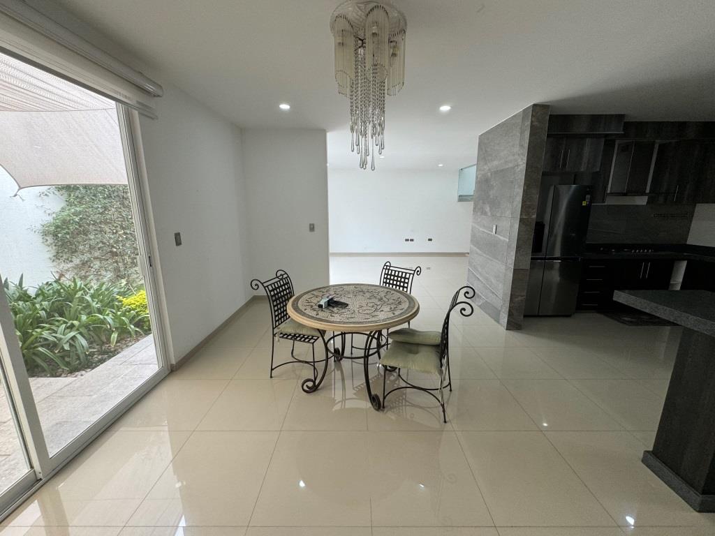 Casa en zona norte, dentro de exclusiva privada.