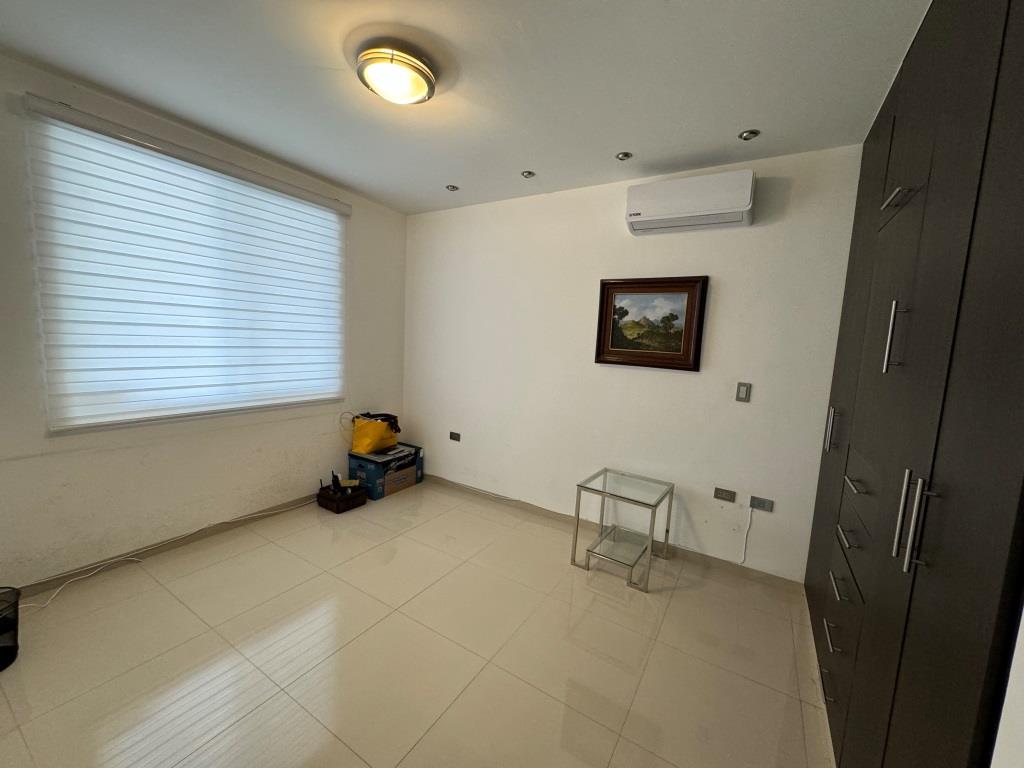 Casa en zona norte, dentro de exclusiva privada.