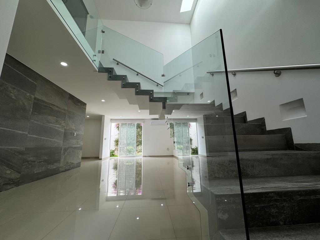 Casa en zona norte, dentro de exclusiva privada.