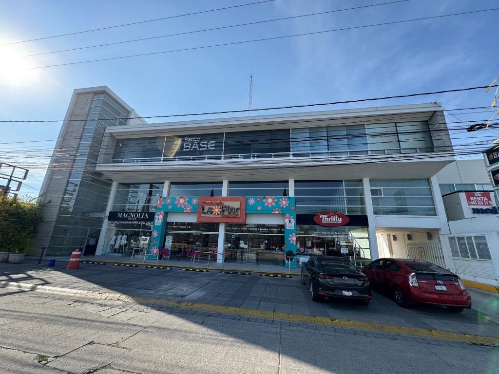 Oficinas ejecutivas sobre Colosio (Amuebladas)