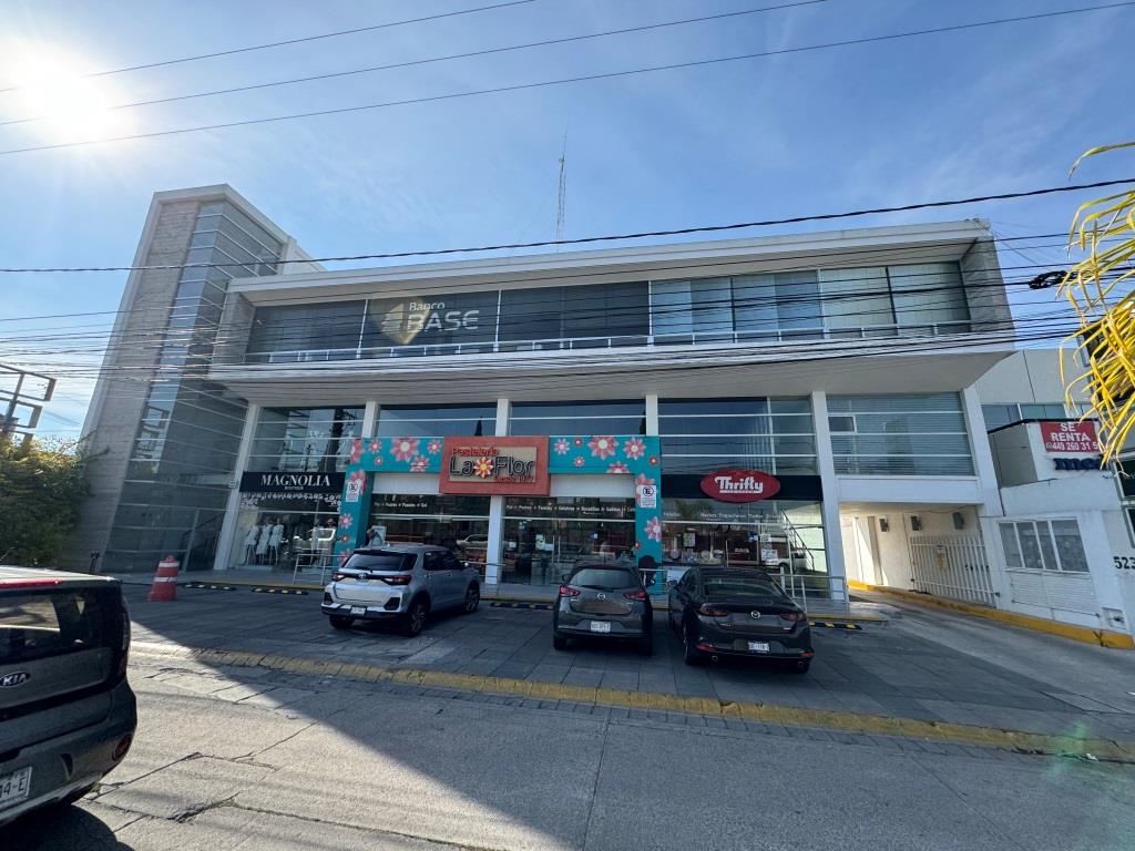 Oficinas ejecutivas sobre Colosio (Amuebladas)