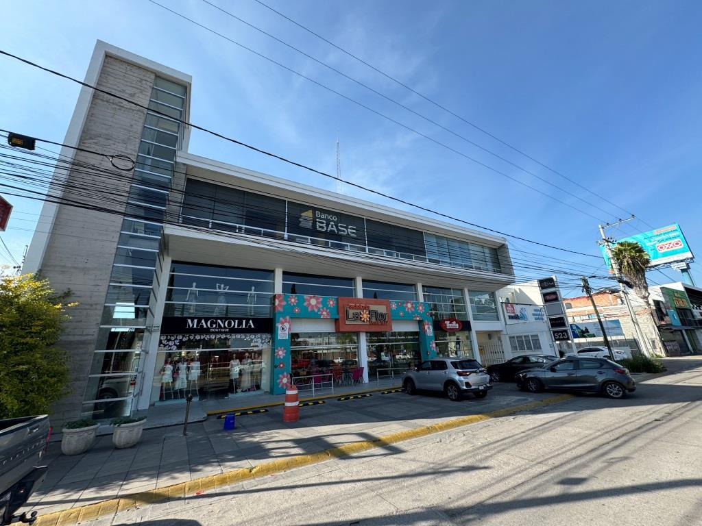 Oficinas ejecutivas sobre Colosio (Amuebladas)