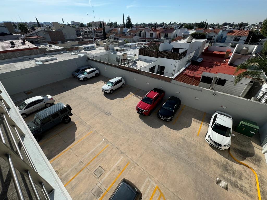 Oficinas ejecutivas sobre Colosio (Amuebladas)