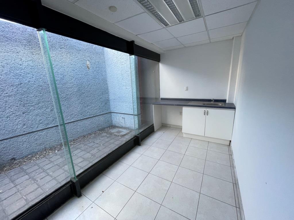 Oficinas sobre 2do anillo zona norte