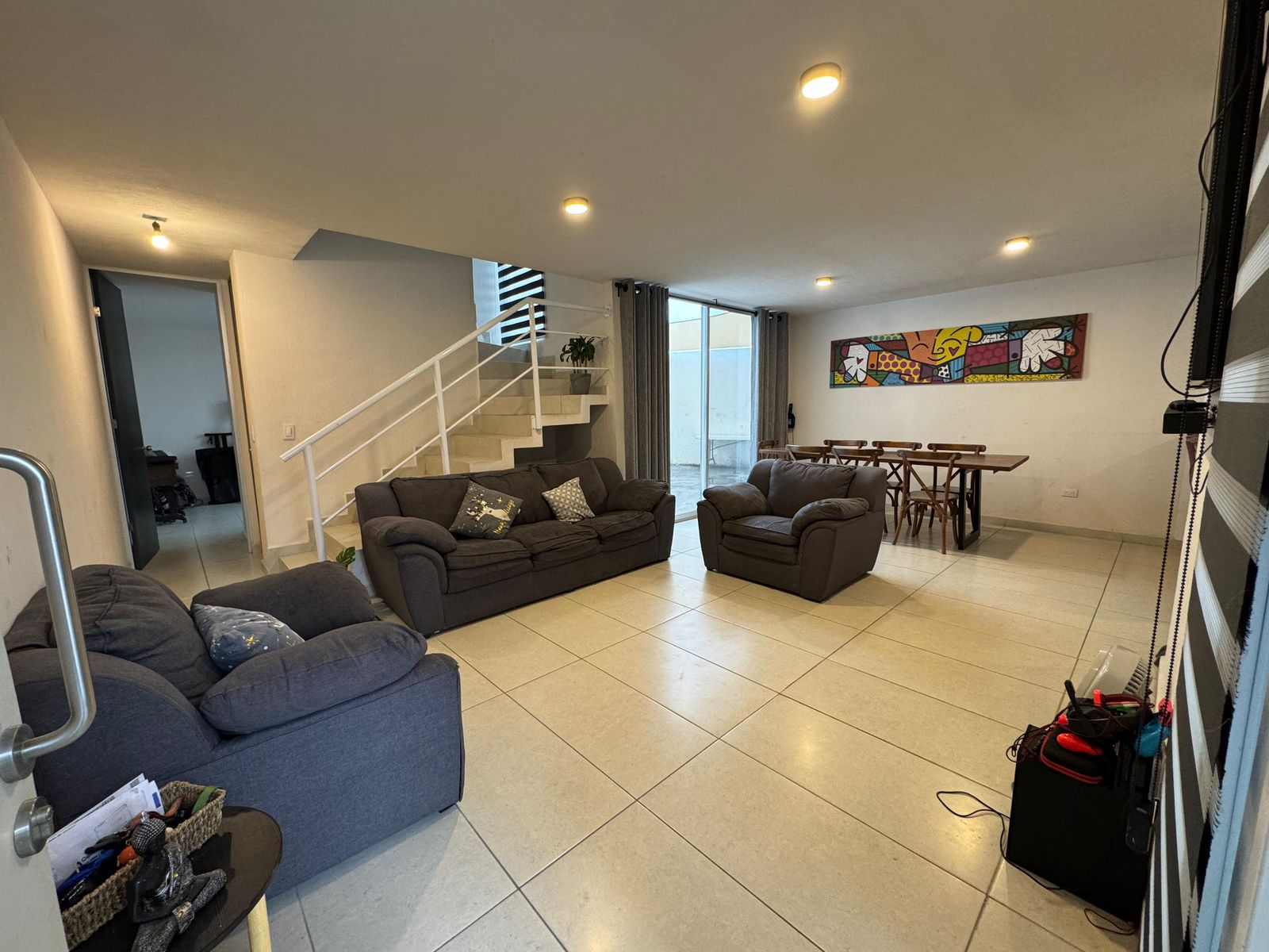 Casa en esquina con terreno excedente