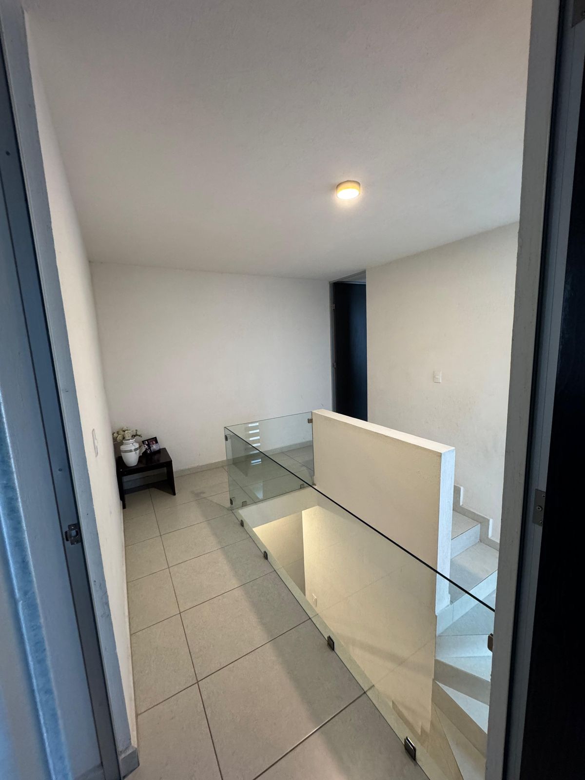 Casa en esquina con terreno excedente