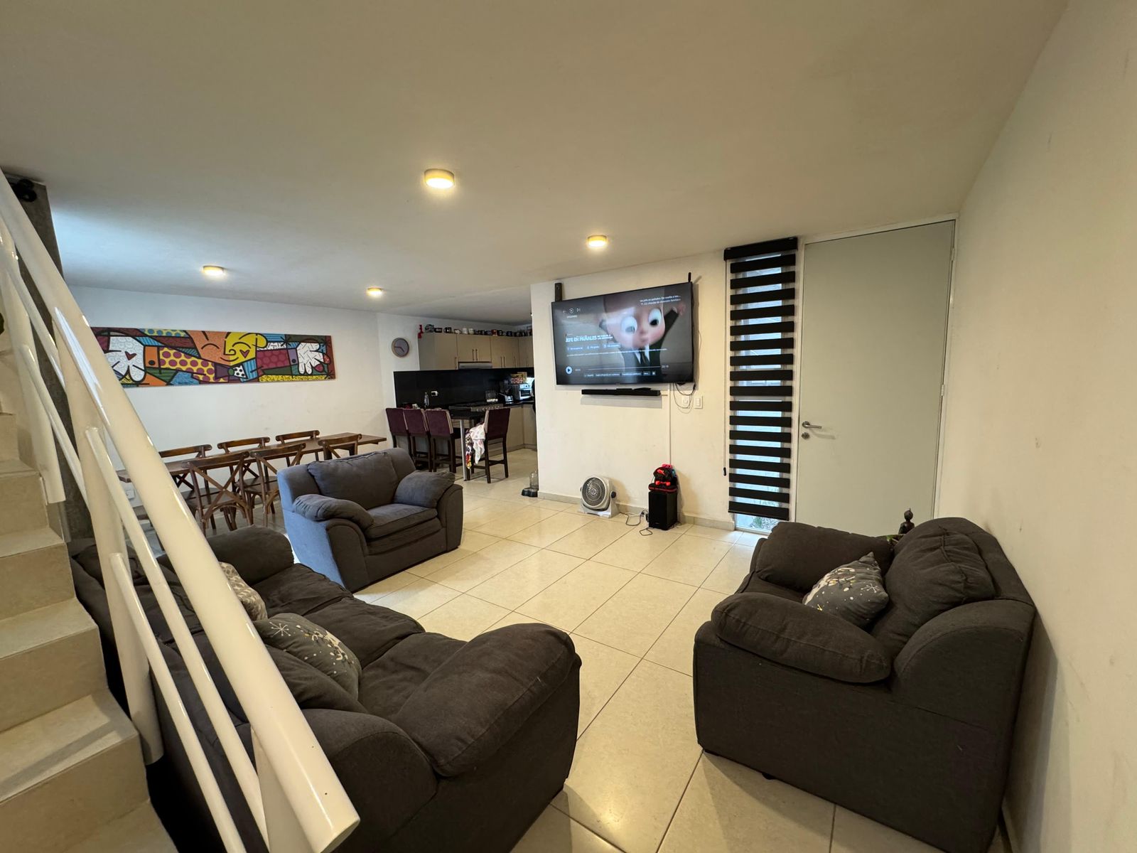 Casa en esquina con terreno excedente