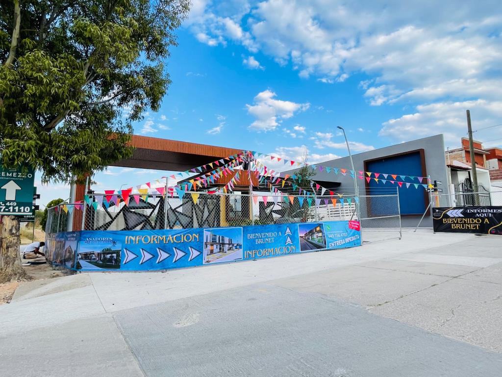 Casa nueva dentro de Fracc. con 3,500m2 de área común (Joven)