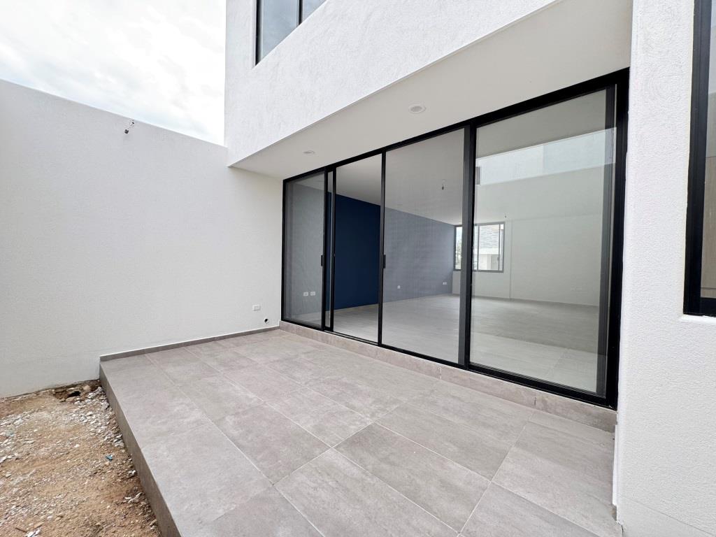 Casa nueva dentro de exclusivo Fracc. Residencial