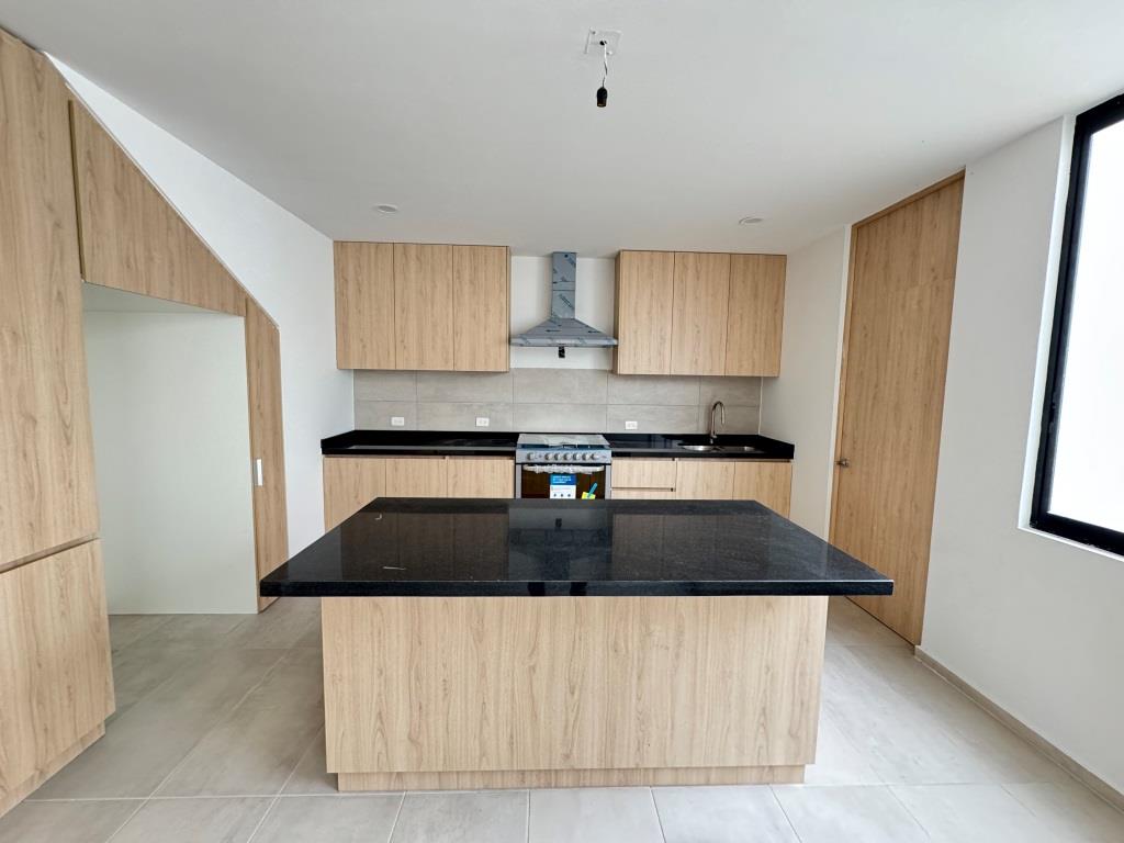Casa nueva dentro de exclusivo Fracc. Residencial