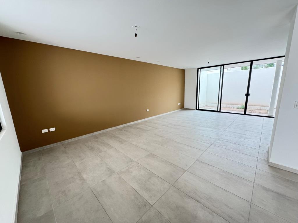 Casa nueva dentro de exclusivo Fracc. Residencial