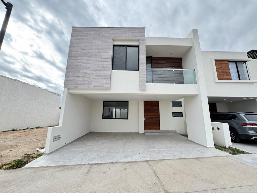 Casa nueva dentro de exclusivo Fracc. Residencial