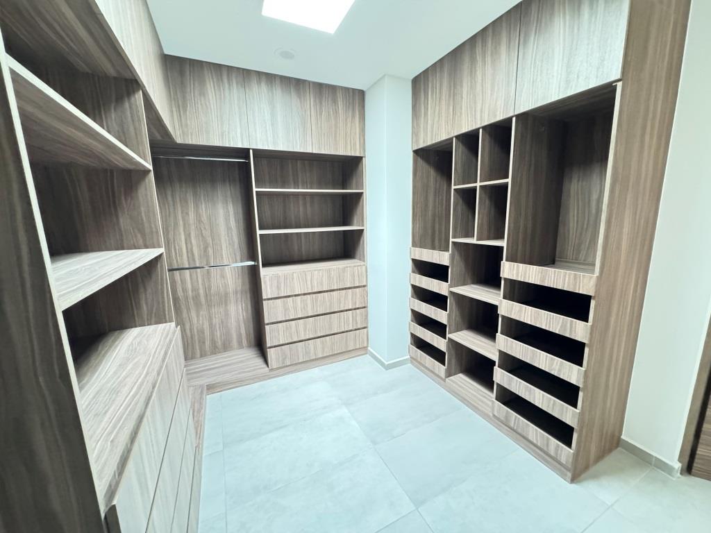 Casa nueva dentro de exclusivo Fracc. Residencial