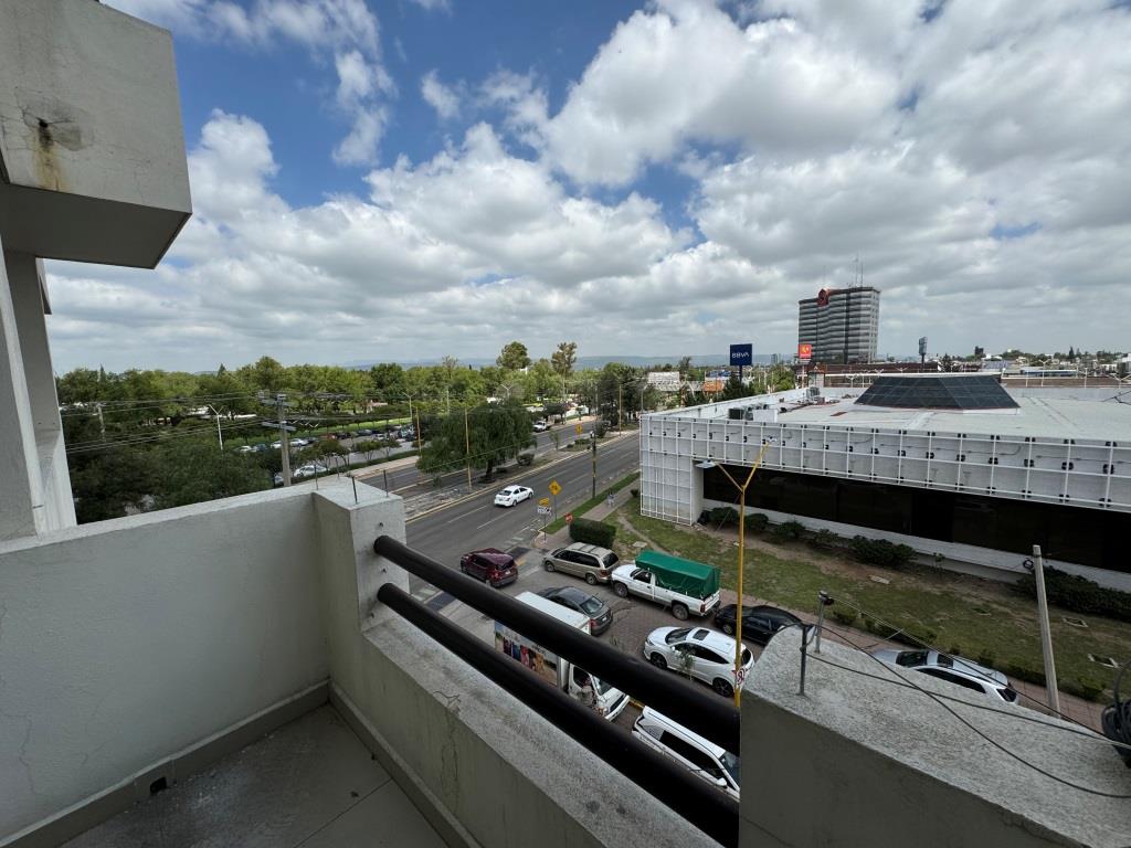 Oficinas ejecutivas sobre Av Universidad