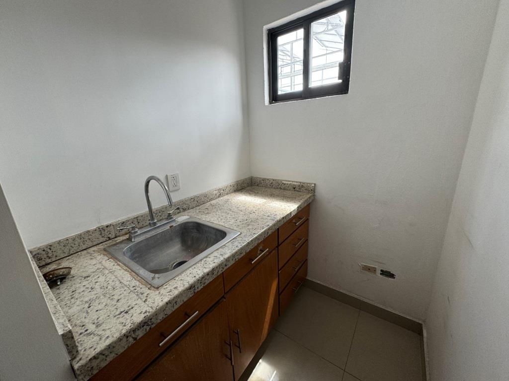 Oficinas ejecutivas sobre Av Universidad