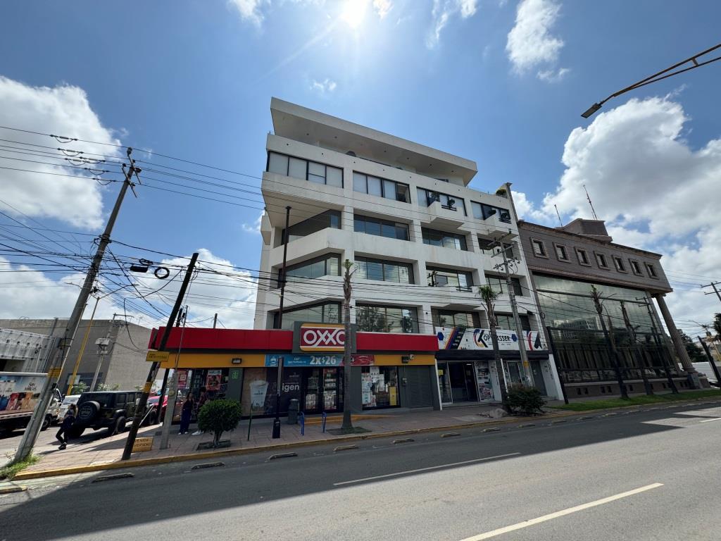 Oficinas ejecutivas sobre Av Universidad