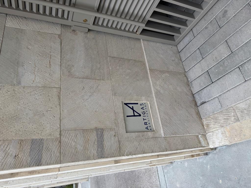 Departamentos nuevos, a una cuadra de Colosio. 