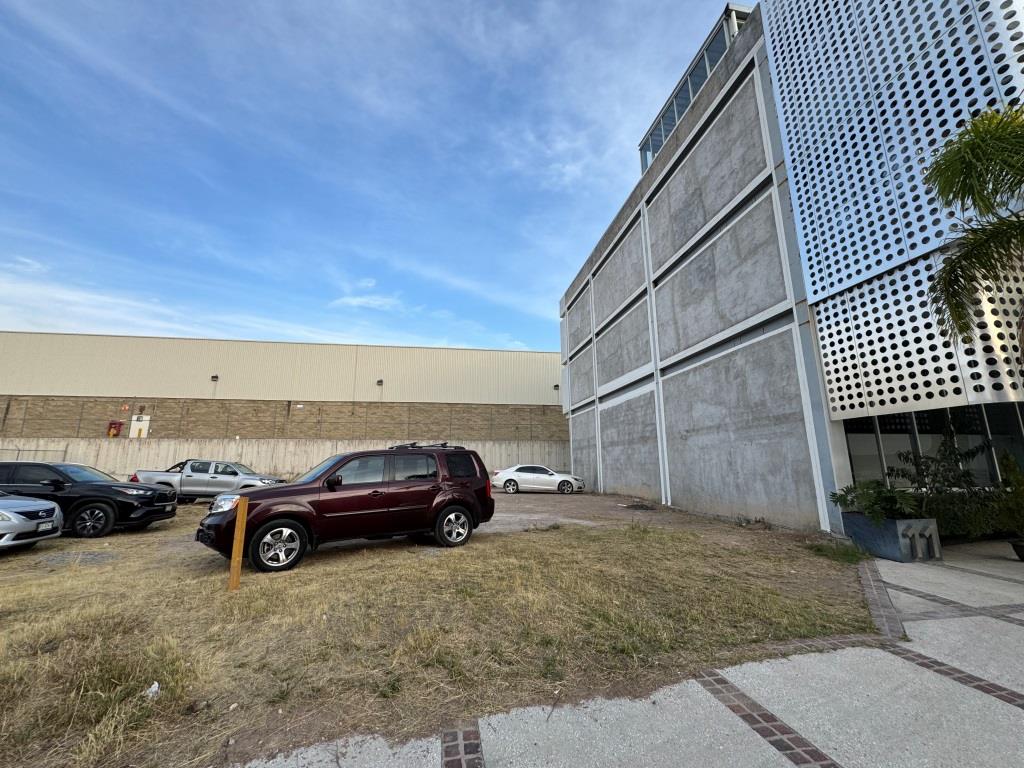 Terreno ideal para oficinas ejecutivas
