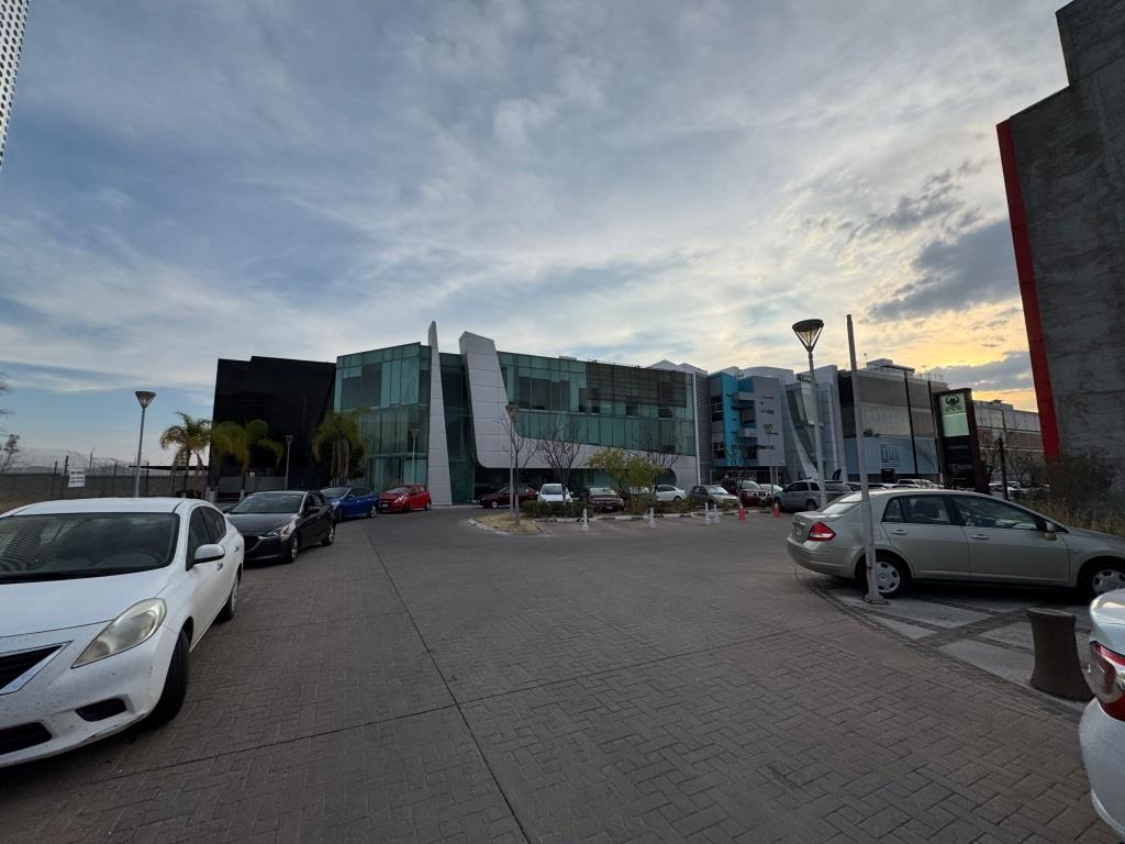 Terreno ideal para oficinas ejecutivas
